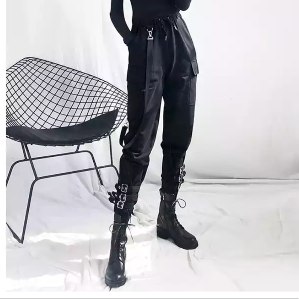 SO CHIC & COOL track pantsss🖤🖤🖤🖤😎